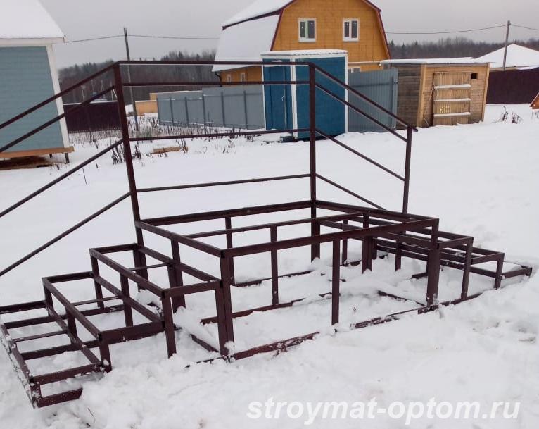 Двух или трех стороннее крыльцо по размерам заказчика.